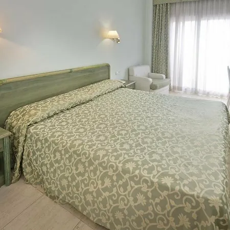 Hotel Vila Calella 3* 칼레라