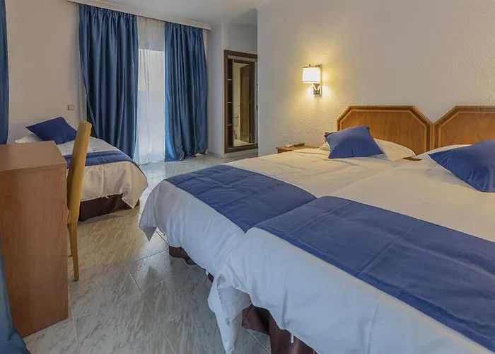 Hotel Vila Calella Отель Калелья