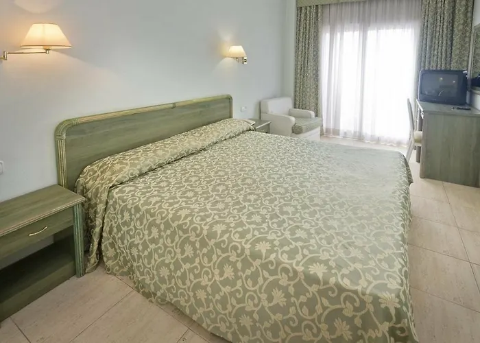 Hotel Vila Calella 3* Калелья