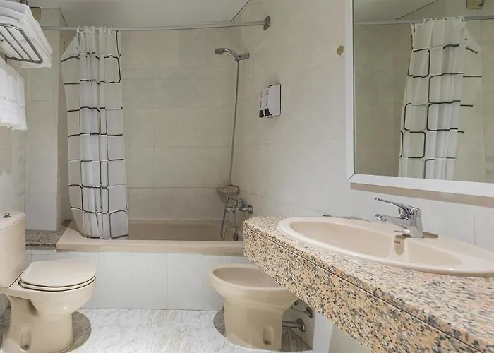 Hotel Vila Calella فندق 3*