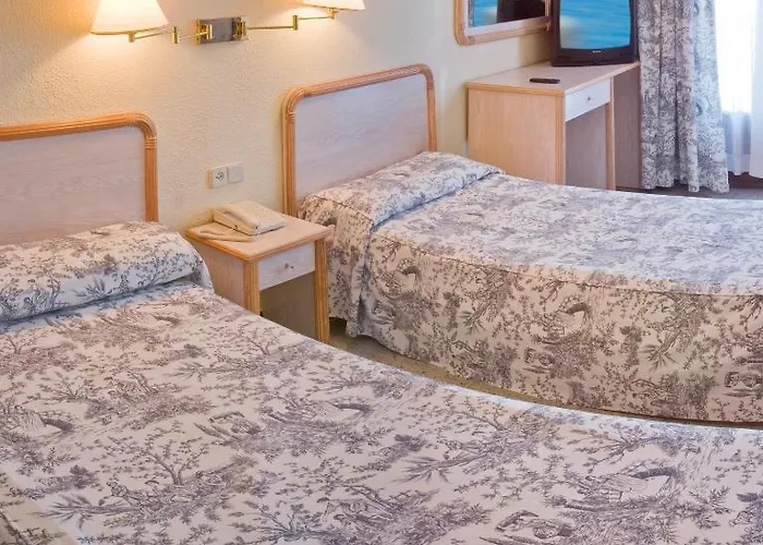 فندق Hotel Vila Calella 3*